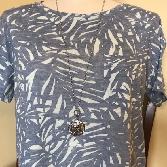 Old Navy Linen Blend Tropical Print Tee, Small - Picture 1 of 7